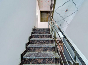 Hotel O S Square Guest House
